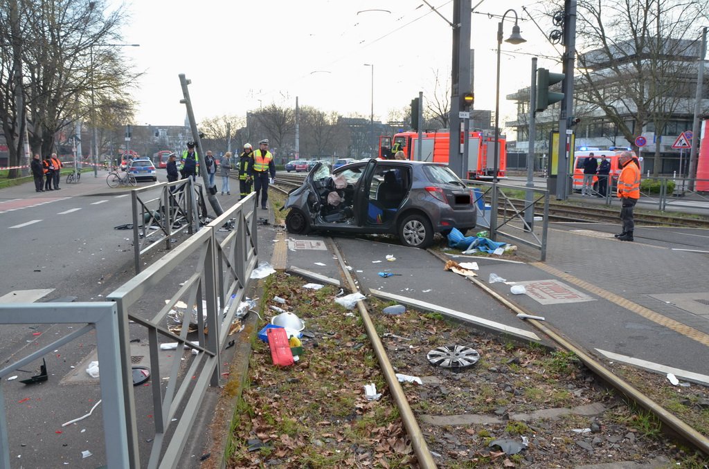 VU Koeln Lindenthal Zuelpischerstr Universitaetstr P087.JPG - Miklos Laubert